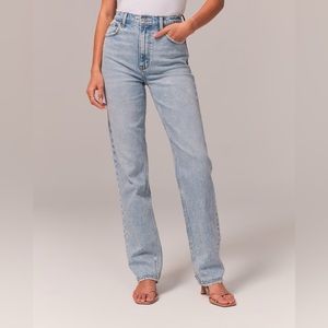 Abercrombie and Fitch 90s High Rise Straight Jeans (Curve Love)